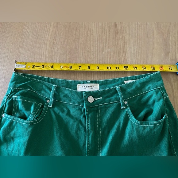 PacSun| High Waist Green Mom Jean with Contrast White Stitching, Size 30••• - Picture 13 of 13